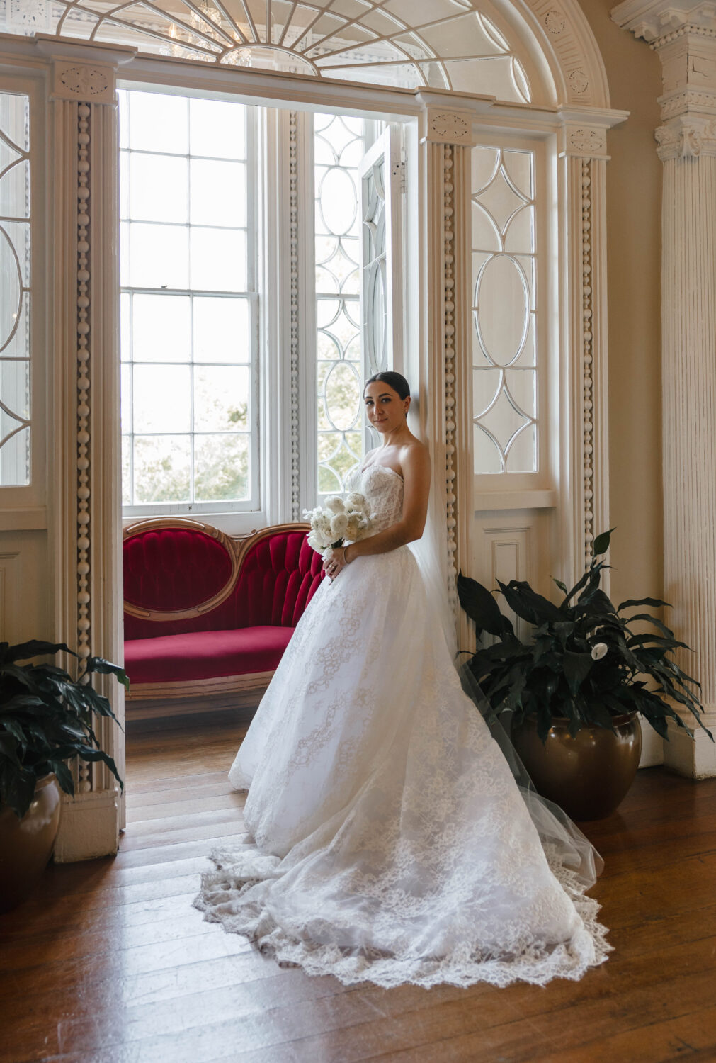 Governor thomas bennett house wedding photos bridal portrait
